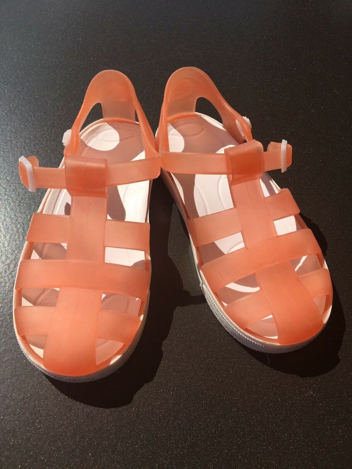 Kinder- Bade/Strand- Schuhe Gr. 23/24 in Melle