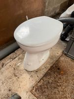 VIGOUR Stand-Tiefspül-WC mit Deckel - gebraucht Nordrhein-Westfalen - Schalksmühle Vorschau