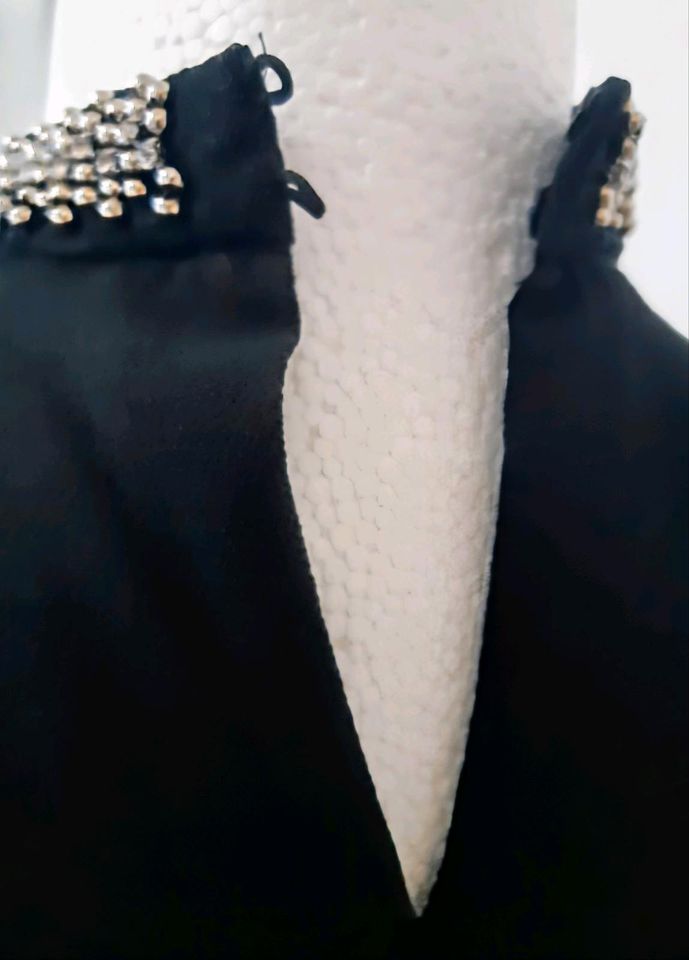 Schulterfreies Minikleid mit Perlen 36 neu in Coppenbrügge