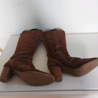 Stiefel mit Absatz Gr. 42 Niedersachsen - Sottrum Vorschau
