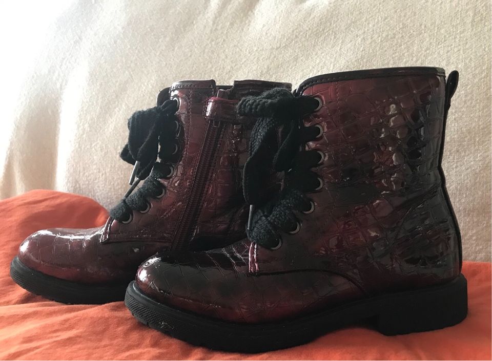 Stiefel Schuhe weinrot Lackleder Mädchen Gr 34 Kroko-Optik in Dresden