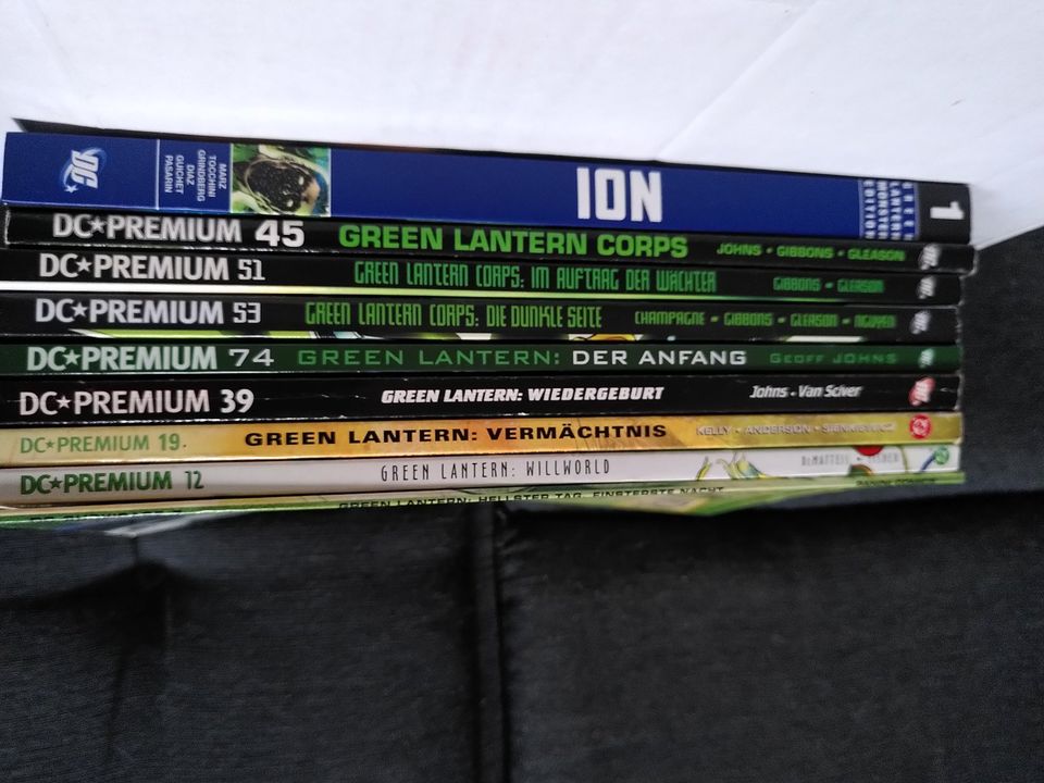 RIESEN GREEN LANTERN PAKET COMICS & FIGUREN in Kassel