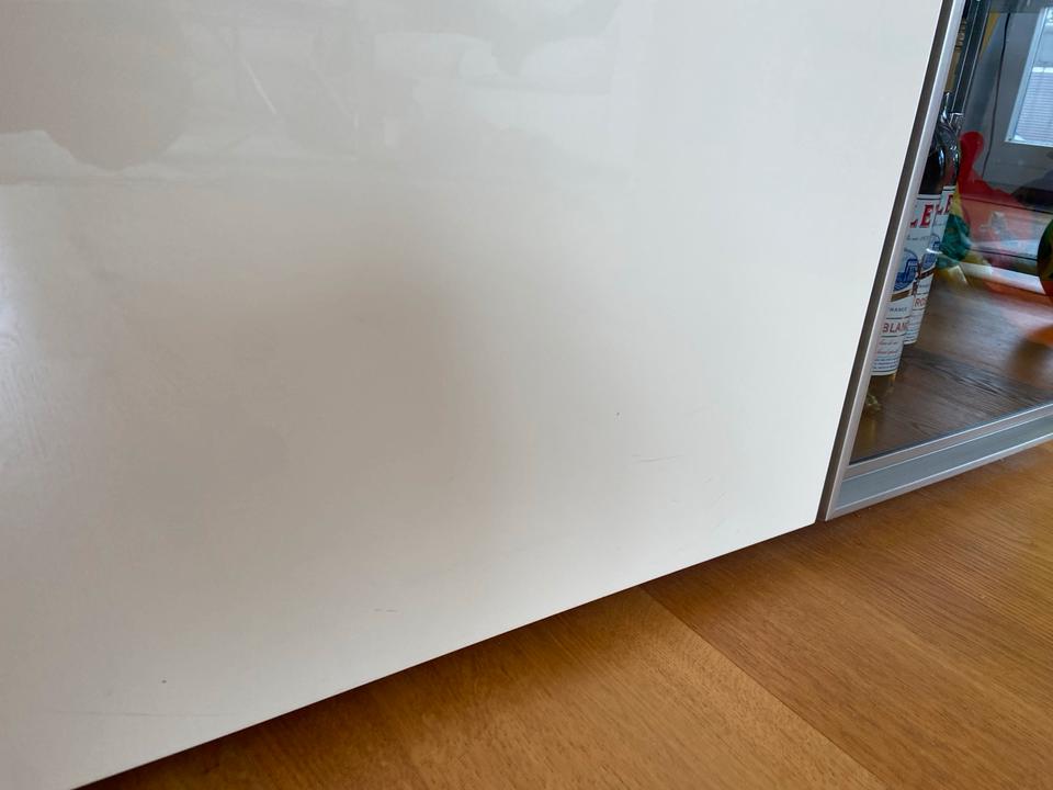 Bis 20.5. wg Umzug:Sideboard Holz / Hochglanz Creme von Holtkamp in München