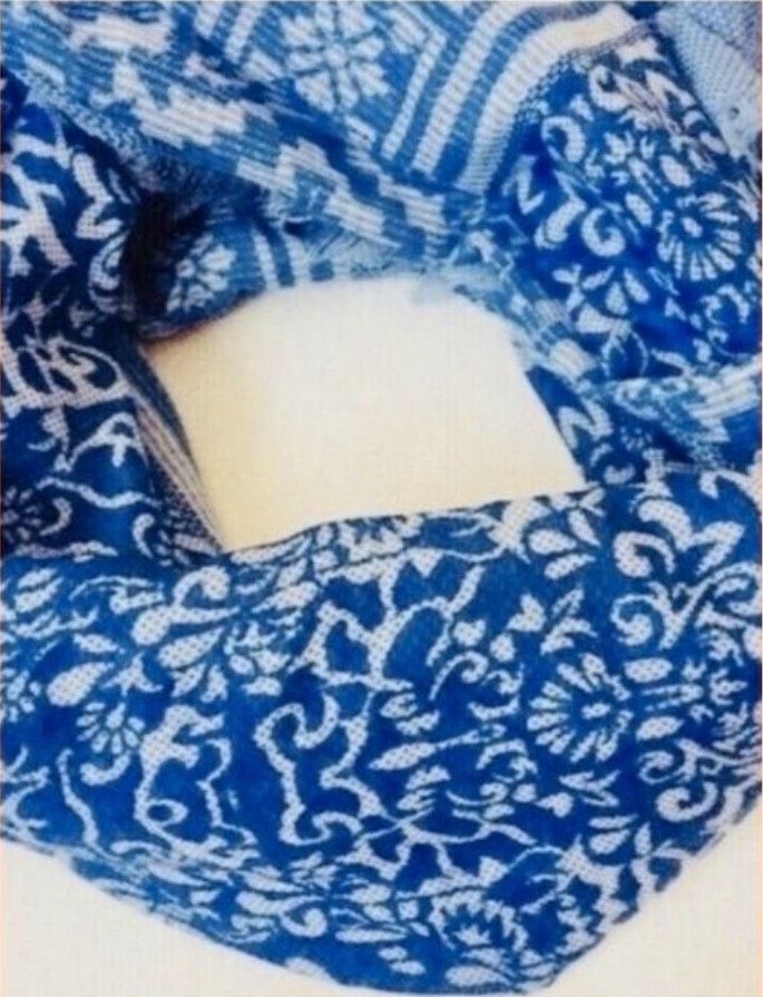 Neues Tuch Schal blau-weiß mit Fransen Street One in Brandenburg - Kolkwitz  | eBay Kleinanzeigen ist jetzt Kleinanzeigen