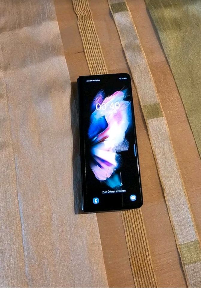 Samsung Galaxy Fold 3, inkl Netzteil und USB C Kabel in Windorf