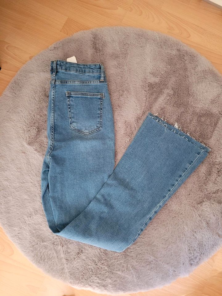 Jeans in 40 Schlaghose in Merzenich