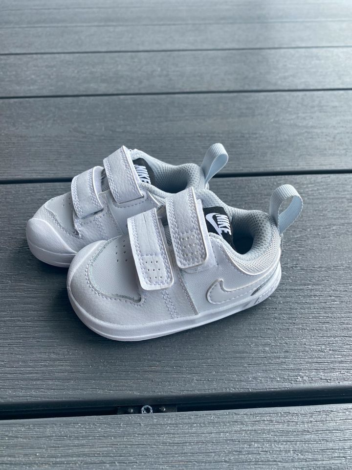 Nike Babyschuhe Neu Gr. 18,5 in Köln