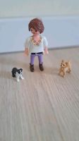 Playmobil Figur mit 2 Hunden Niedersachsen - Westerstede Vorschau