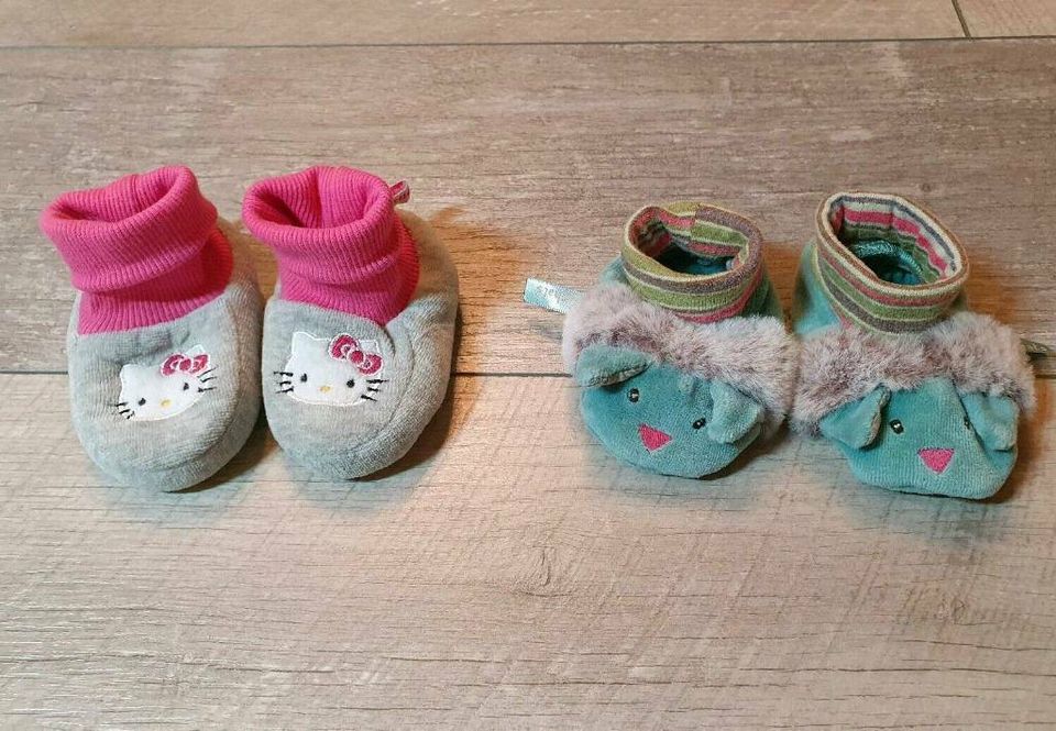 NEU ♡♡♡ Moulin Roty - Babyschuhe/ Socken & Hello Kitty in Elsterwerda