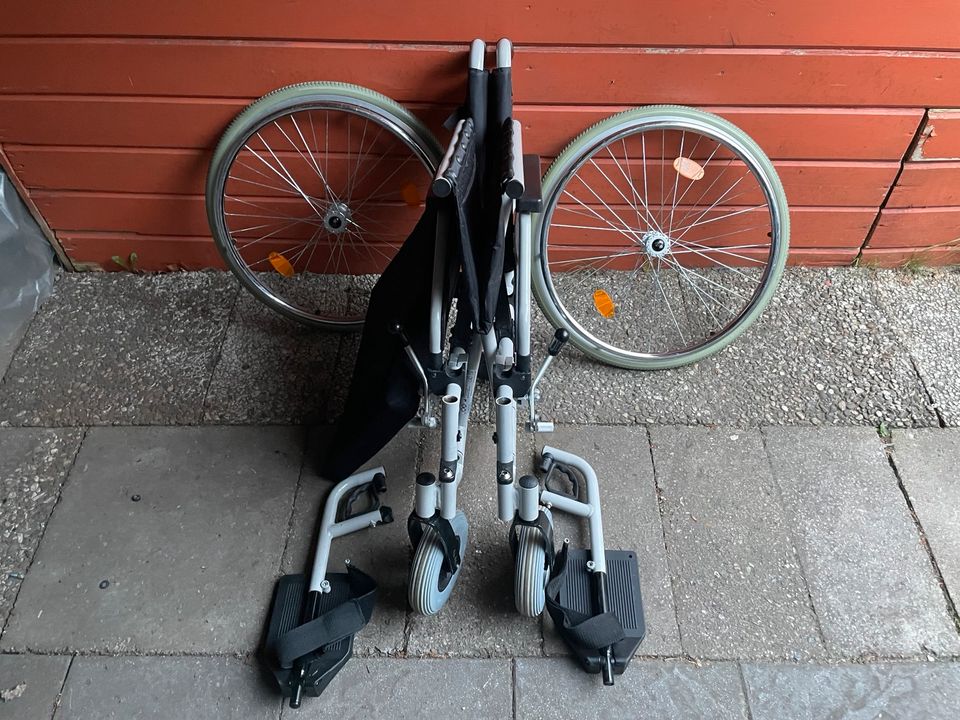 B&B S Eco 300 Klappbarer breiter XL Rollstuhl SB53cm/Bis125kg in Hamburg