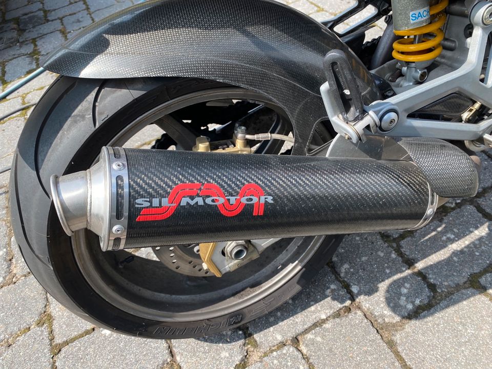 Ducati Monster S4 in Nusse