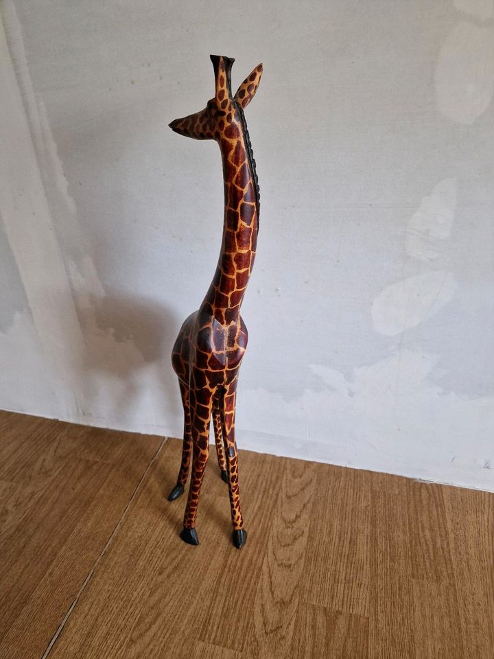 Holzfigur Giraffe als Deko. in Marburg