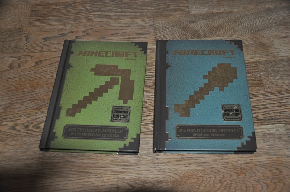 2x MINECRAFT Mojang  Einsteiger Handbuch & Konstruktions Handbuch in Zirndorf