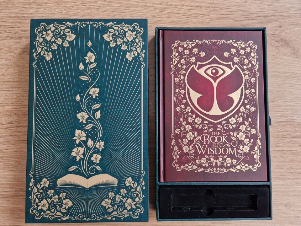 Original new Tomorrowland book in Dutch neues Buch in Düsseldorf