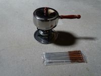 Fondue Set  mit 6 Tellern und Gabeln     " unbenutzt " Nordrhein-Westfalen - Beckum Vorschau