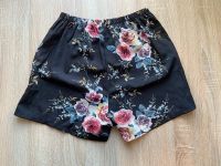 Kurze Hose mit Blümchen-Muster Mecklenburg-Vorpommern - Greifswald Vorschau