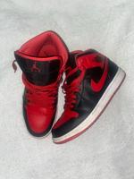 Jordan 1 high rot schwarz gr. 42 Nordrhein-Westfalen - Velbert Vorschau