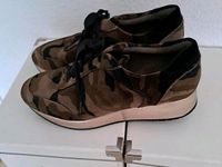 Schuhe aus  Samt mit goldener Plateusohle, Gr. 38 Dortmund - Innenstadt-West Vorschau