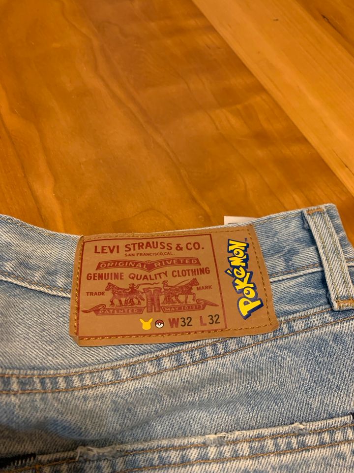 Levi’s Jeans Pokémon 32/32 in Langenfeld