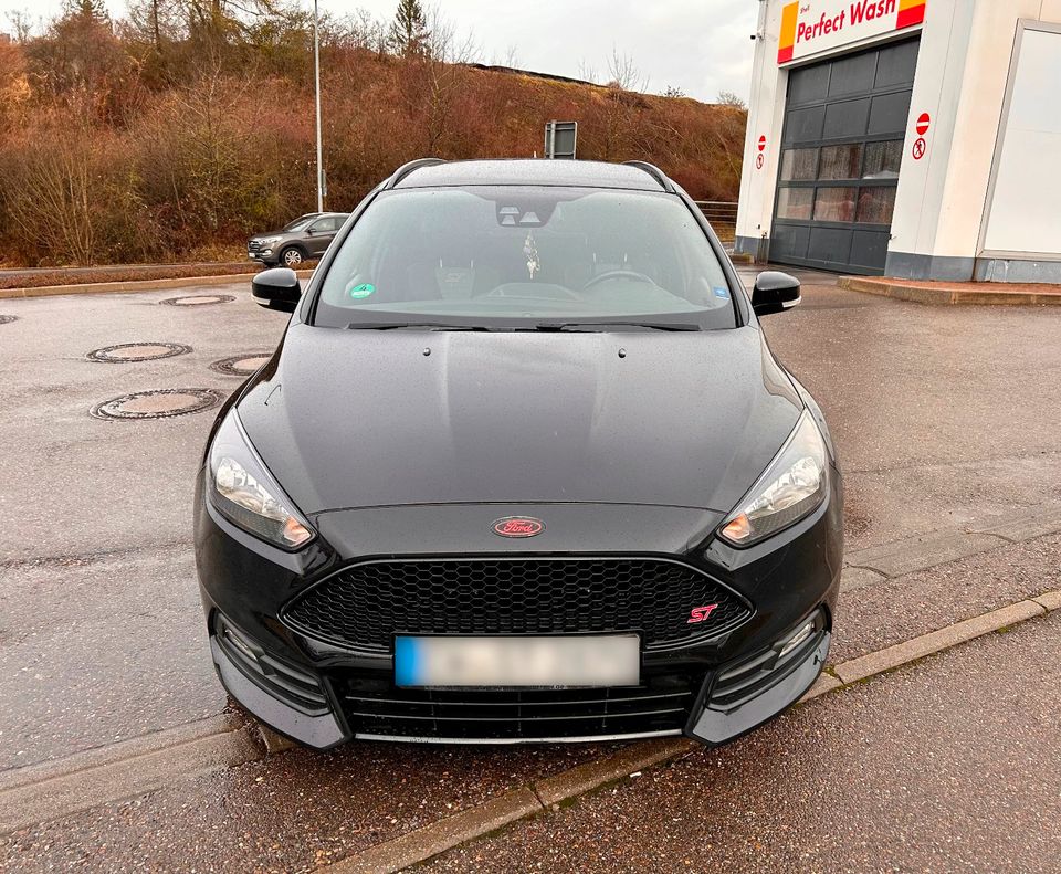 Ford Focus ST Turnier 2,0 EcoBoost *Keyless Entry+Go* in Calw