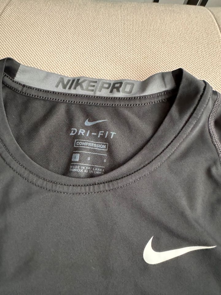 Nike Pro Dri-Fit 2x Kompression Longsleeve Oberteil in Oer-Erkenschwick