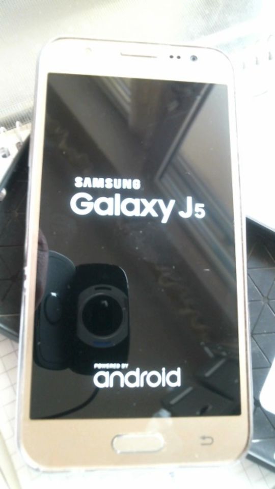Samsung Galaxy J5 , 5 Zoll,Android, ,Simockfrei,Farbe Gold,Funkti in München