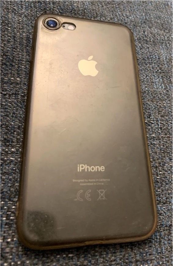 iPhone 8 64GB schwarz mit Display Schaden in Hamburg