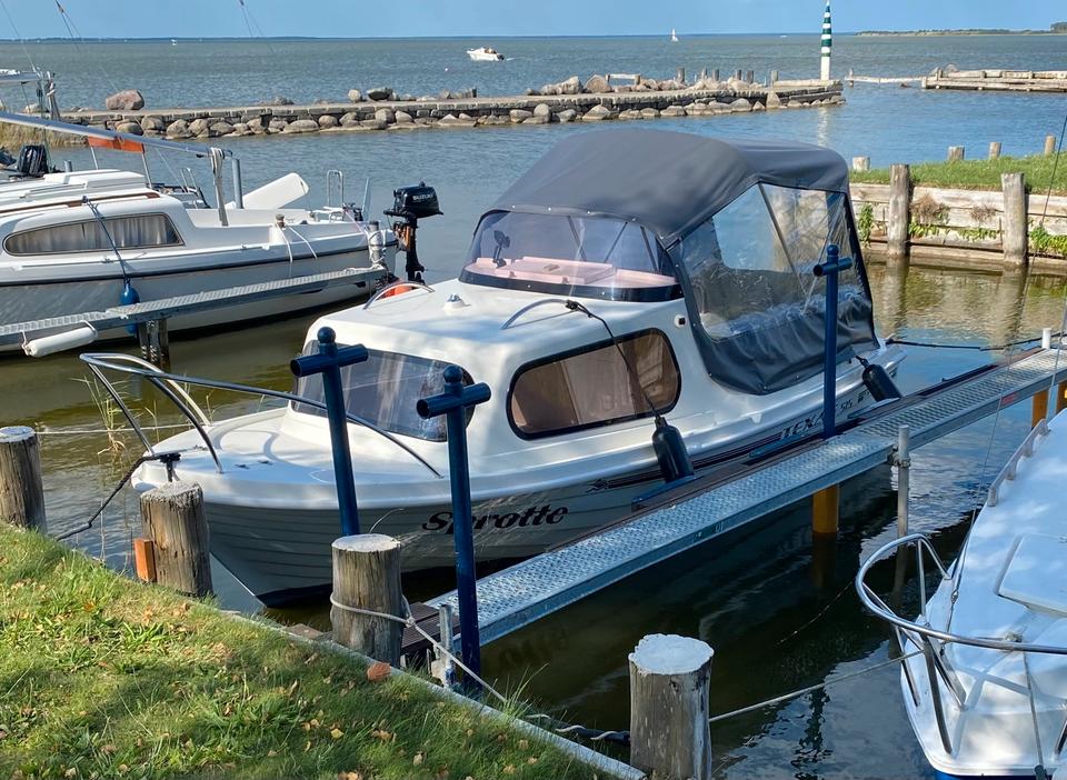 Motorboot Angelboot Kajütboot Bj 5/21, 30PS Motor mit Trailer in Rostock