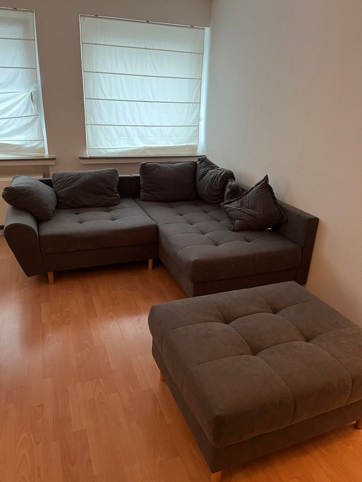 Couch + Hocker in Essen