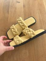 Sandalen gelb Flechtmuster Rheinland-Pfalz - Rümmelsheim Vorschau