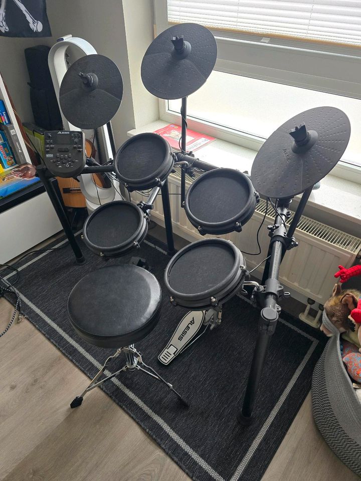 Alesis Nitro Drum Schlagzeug in Marl