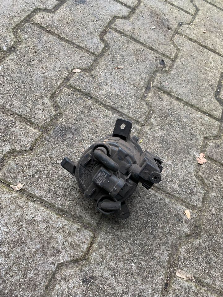 Audi A4 A5 Q5 VW Nebelscheinwerfer Nebelleuchte Lampe 8T0941699 in Bochum