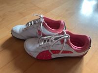 Puma Sportschuhe mit Glitzersteinchen  weiß/rosa Größe 31 Bayern - Holzkirchen Vorschau