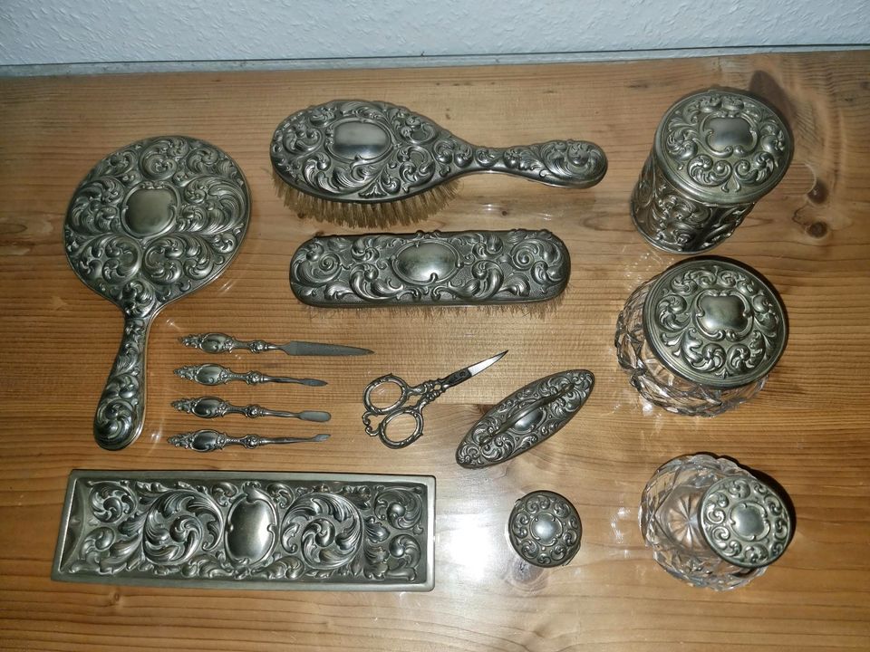 E.P.N. Antikes Jugendstil Toiletten Set Spiegel/Bürsten/Maniküre in Jork