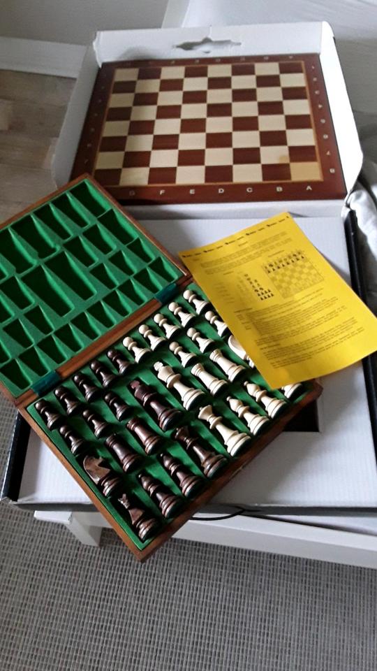 Philos Schachspiel, Handarbeit, Echtholz, unbespielt,siehe Bilder in Oberasbach
