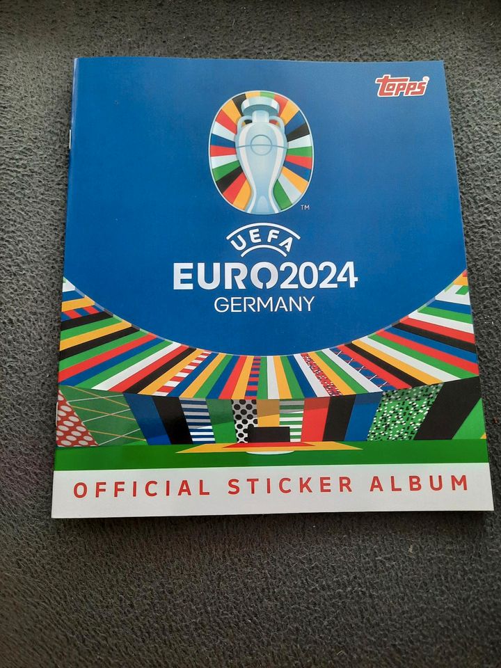 Topps Sticker Album mit 6Sticker neu (leer) EURO 2024 in Burg