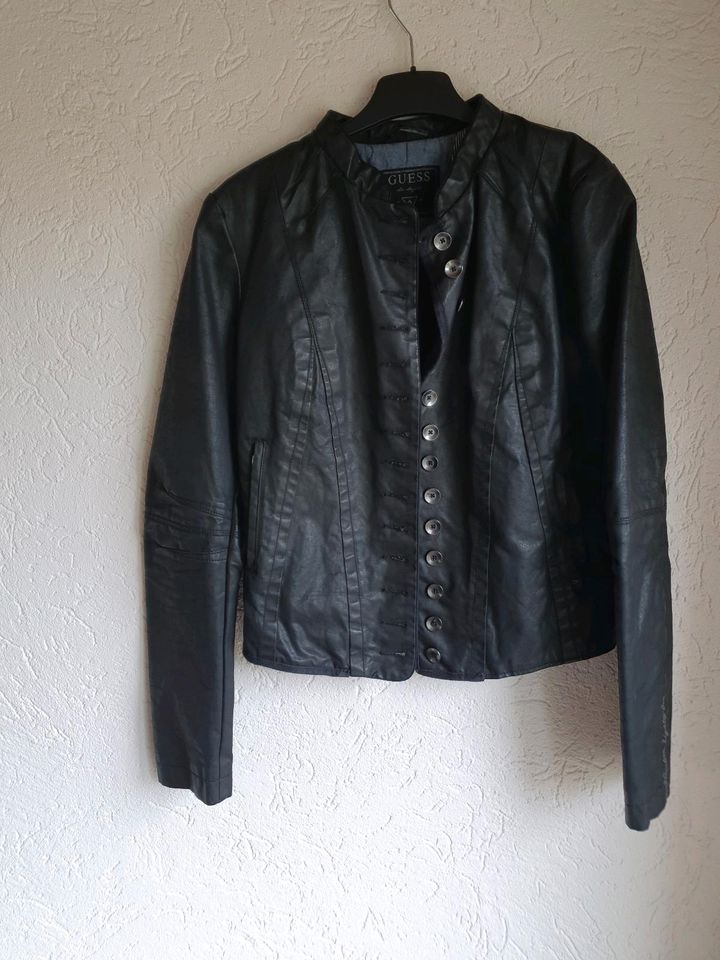 Jacke im Bikerstyle von Guess beschichteter Stoff in Bendorf