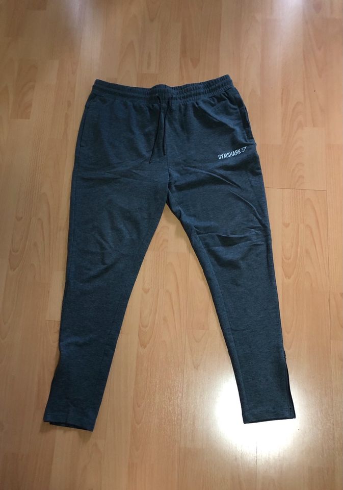 Gymshark Jogger Grau Gr. L Hose Jogginghose Short in Burscheid