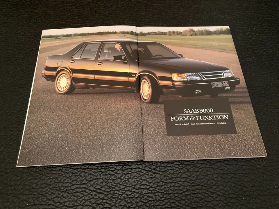 Original schwedisches Buch (1988) "Saab 9000 Form & Funktion" in Köln