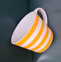 Großer KAFFEE-POTT / schöne Große Tasse in gelb und weiß. bitte S Sachsen-Anhalt - Merseburg Vorschau