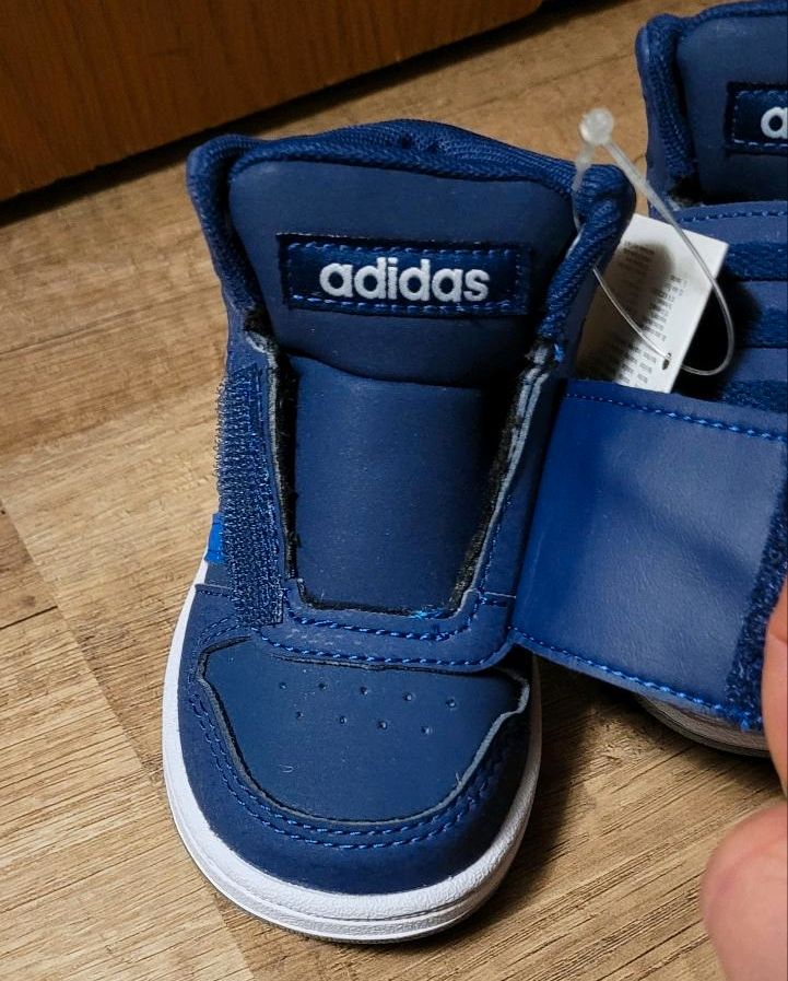 Sneaker Adidas, neu. Gr.19 in Lüdenscheid