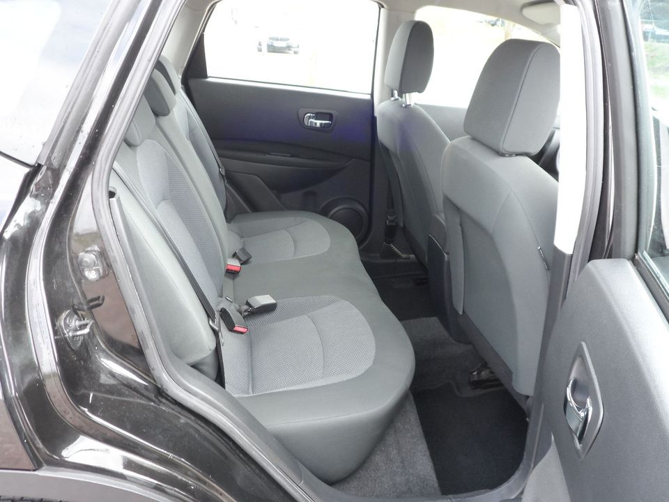 Nissan Qashqai 1.6 Visia  Klima/AHK/TÜV NEU in Greifswald