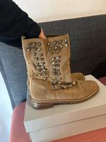 Zara Stiefel Wildleder Beige Nieten 39 Gebraucht Hessen - Neu-Isenburg Vorschau