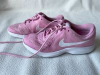 Nike Revolution 36 Sneaker pink weiß Sportschuhe Berlin - Wilmersdorf Vorschau