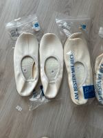 Neue Balett Gymnastik Schuhe weiß Gr. 33 oder Gr. 37 Bayern - Nersingen Vorschau