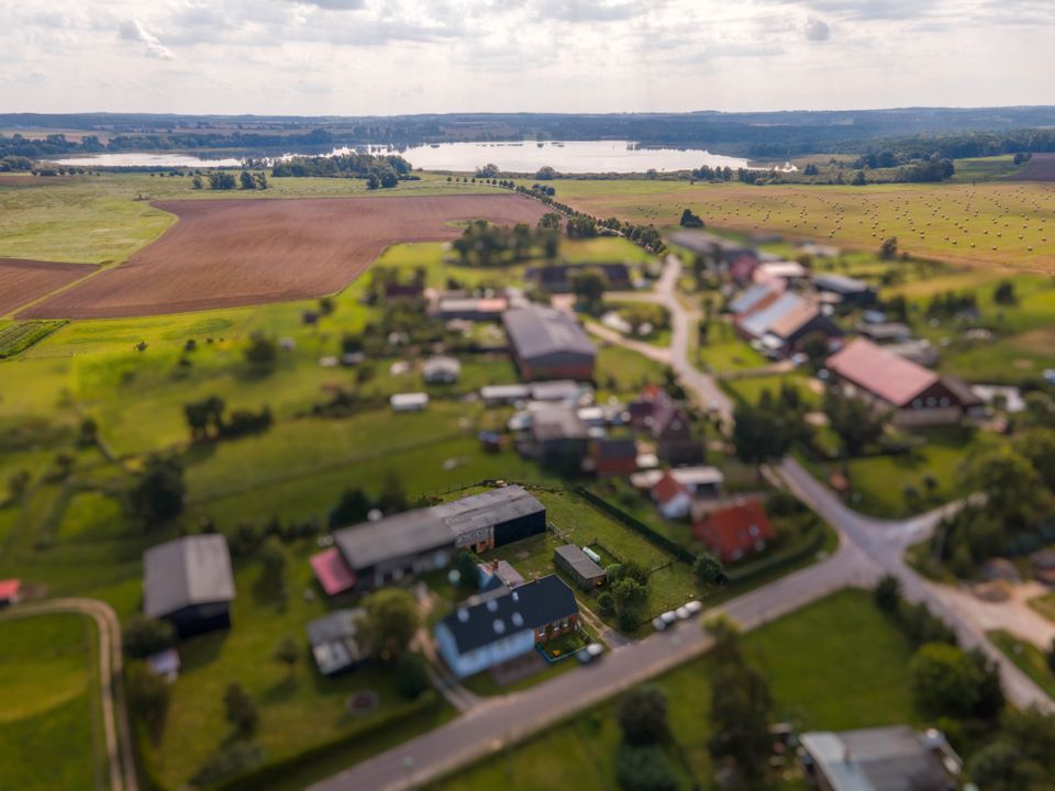 Doppelhaushälfte mit großer Scheune und Grundstück in einer tollen Landschaft, nahe dem großen Varchetiner See in Schwinkendorf