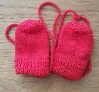 Baby Handschuhe rot am Band ohne "Finger" Rheinland-Pfalz - Dünfus Vorschau