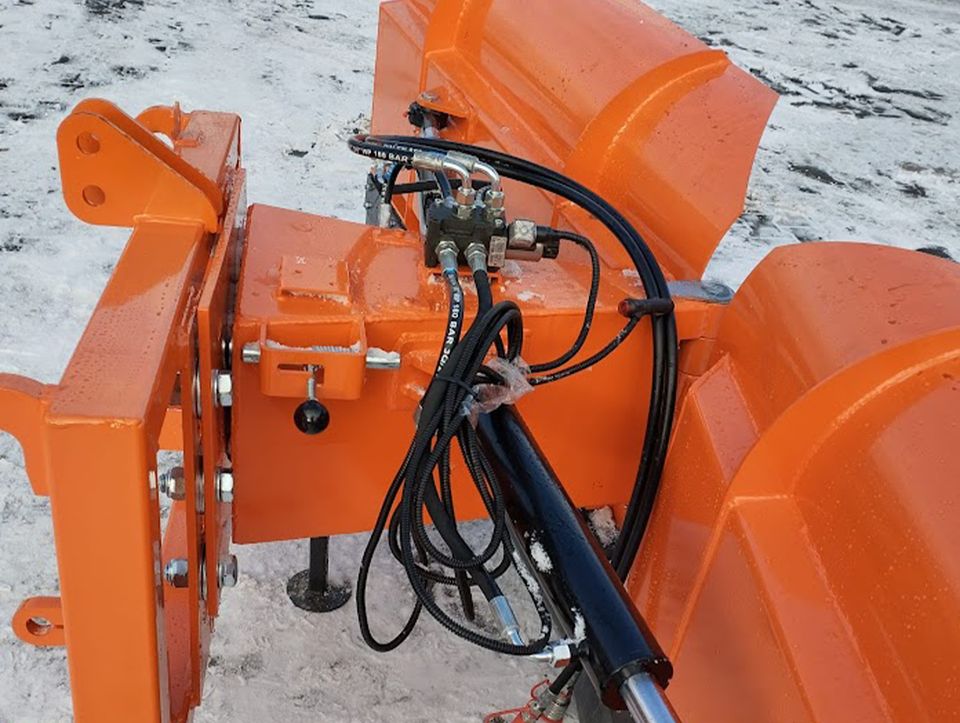 Vario Schwere Schneepflug 2,1m Schneeschild Schneeschieber in Neuhardenberg