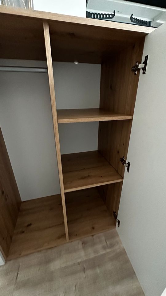 Garderobenschrank / Kommode 119x118,5x50cm neuwertig in Olfen