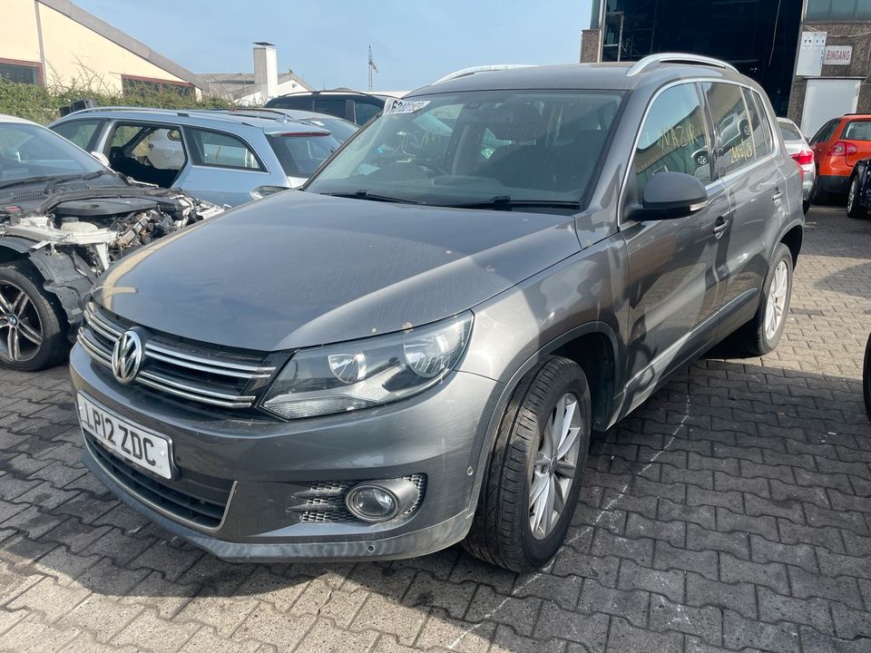 Schlachtfest VW Tiguan 5N Facelift Haube Stoßstange Kotflügel Tür in Bochum